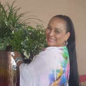 Meet your Posher, Yvette